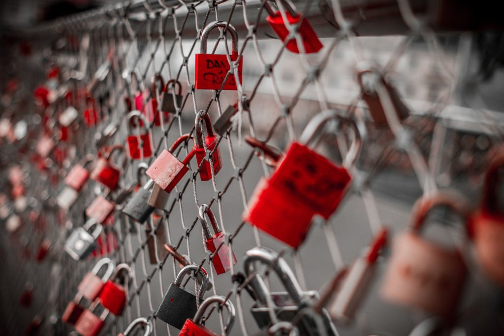 Valentine's-day-locks-bridge